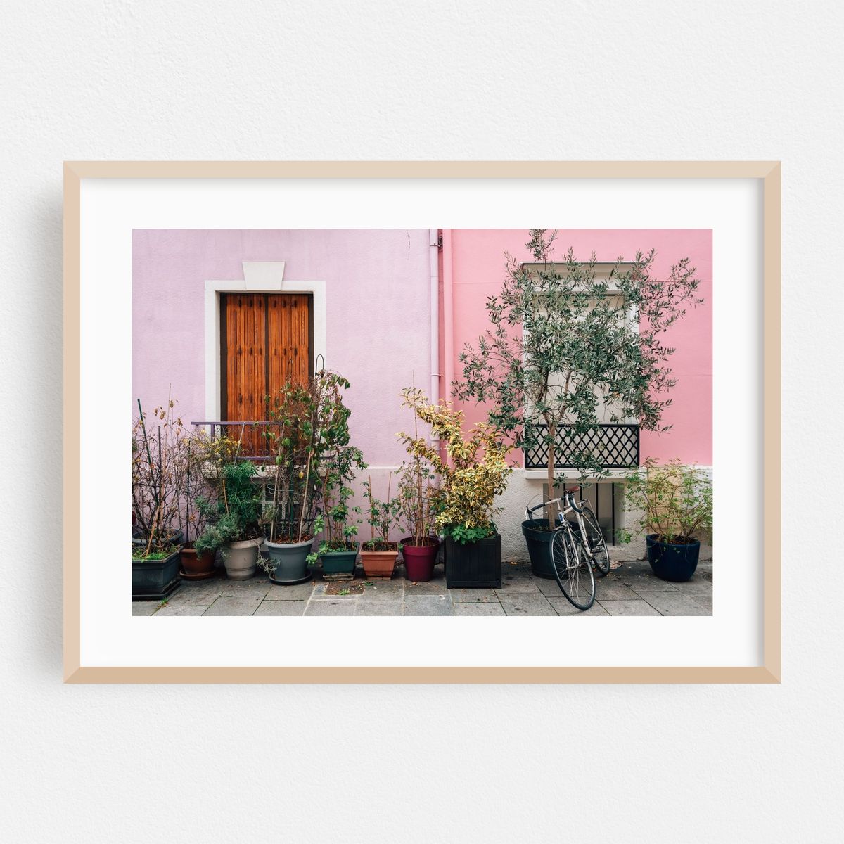Colorful Rue Cremieux, Paris 04 – image 1 of 6
