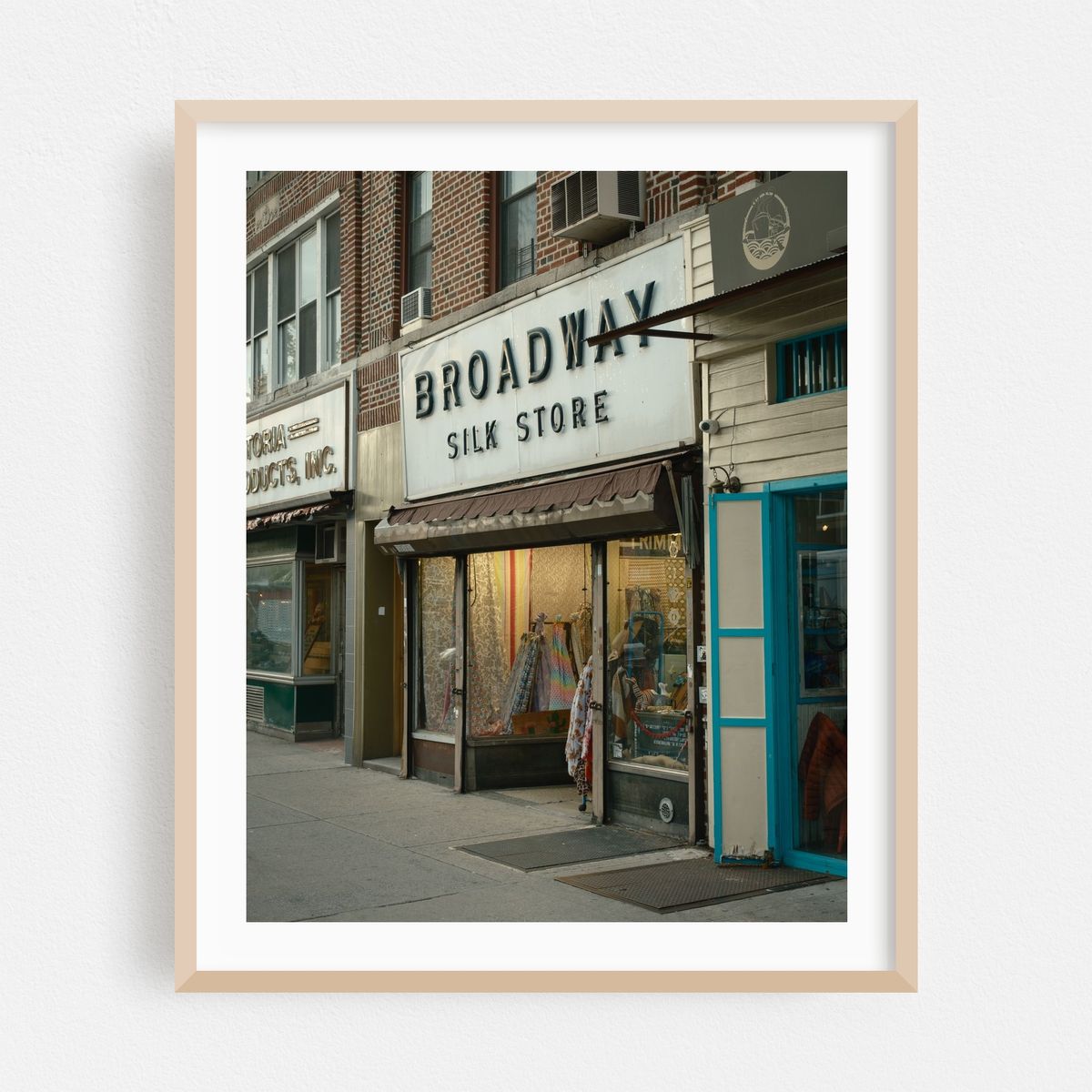 Broadway Silk, Astoria 02 – image 1 of 12