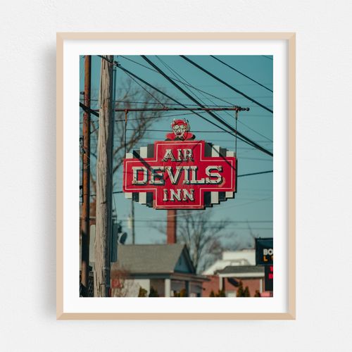 Air Devils Inn 01