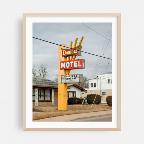 Daniel's Motel Sign
