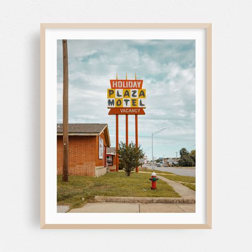 Holiday Plaza Motel