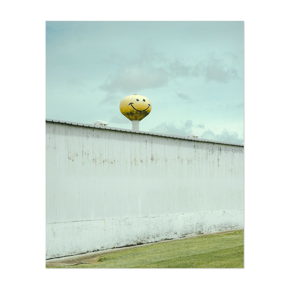 Smiley Face Water Tower 01 – image 1 of 2