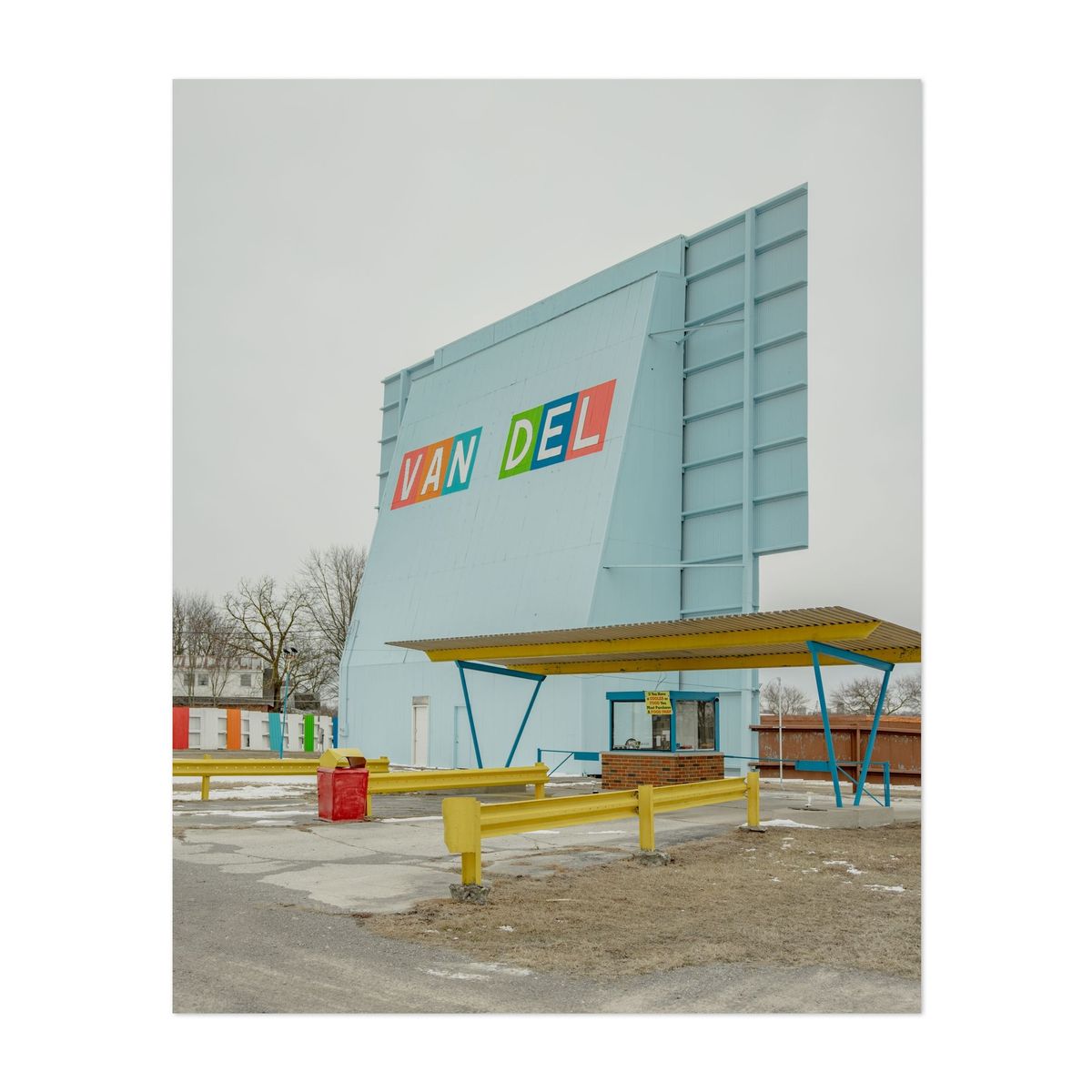 Van-Del Drive-In 02 – image 1 of 2