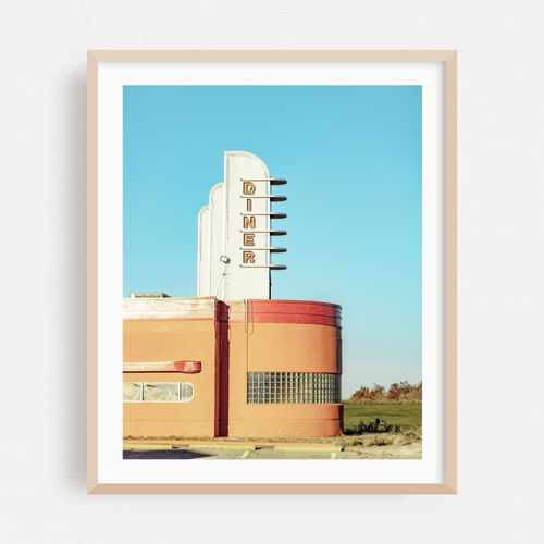Shuttered Iowa 80 Diner 02