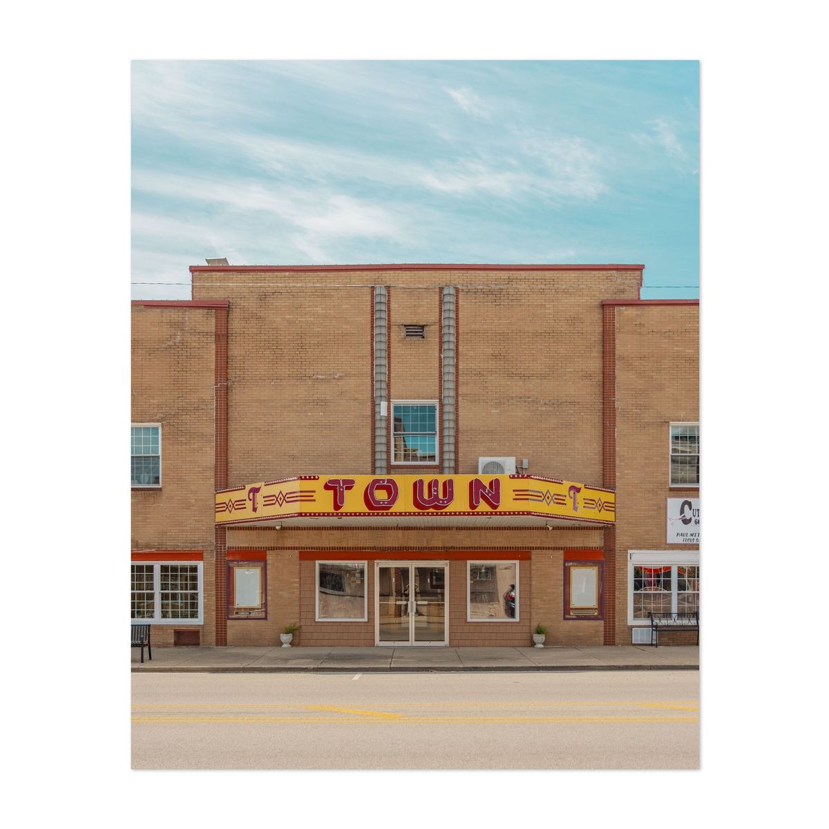 Town Theatre in Flora – image 1 of 2