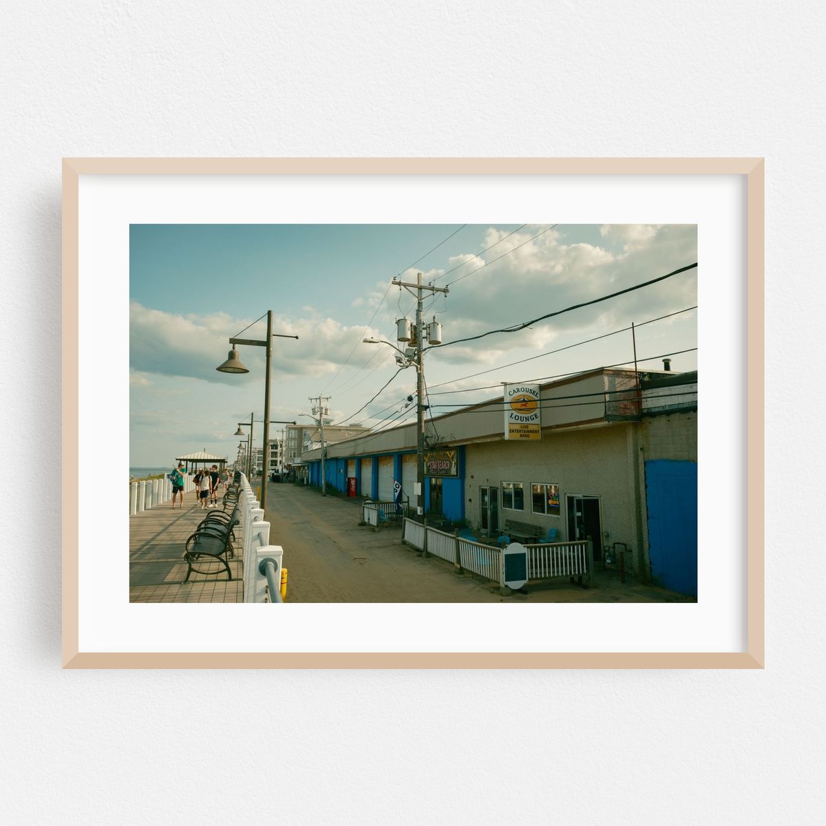 Carousel Lounge, Salisbury – image 1 of 6