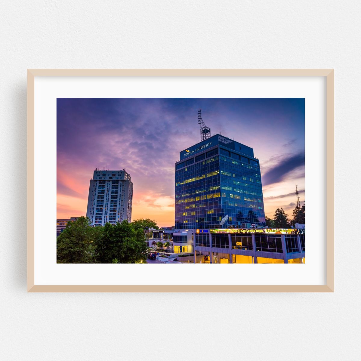 Sunset in Towson – image 1 of 6