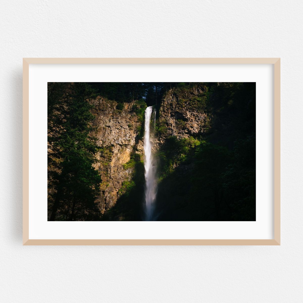 Multnomah Falls 03 – image 1 of 6