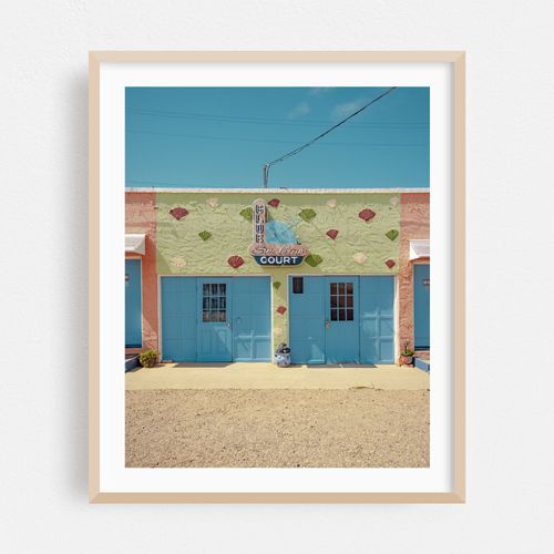 Blue Swallow Motel 01