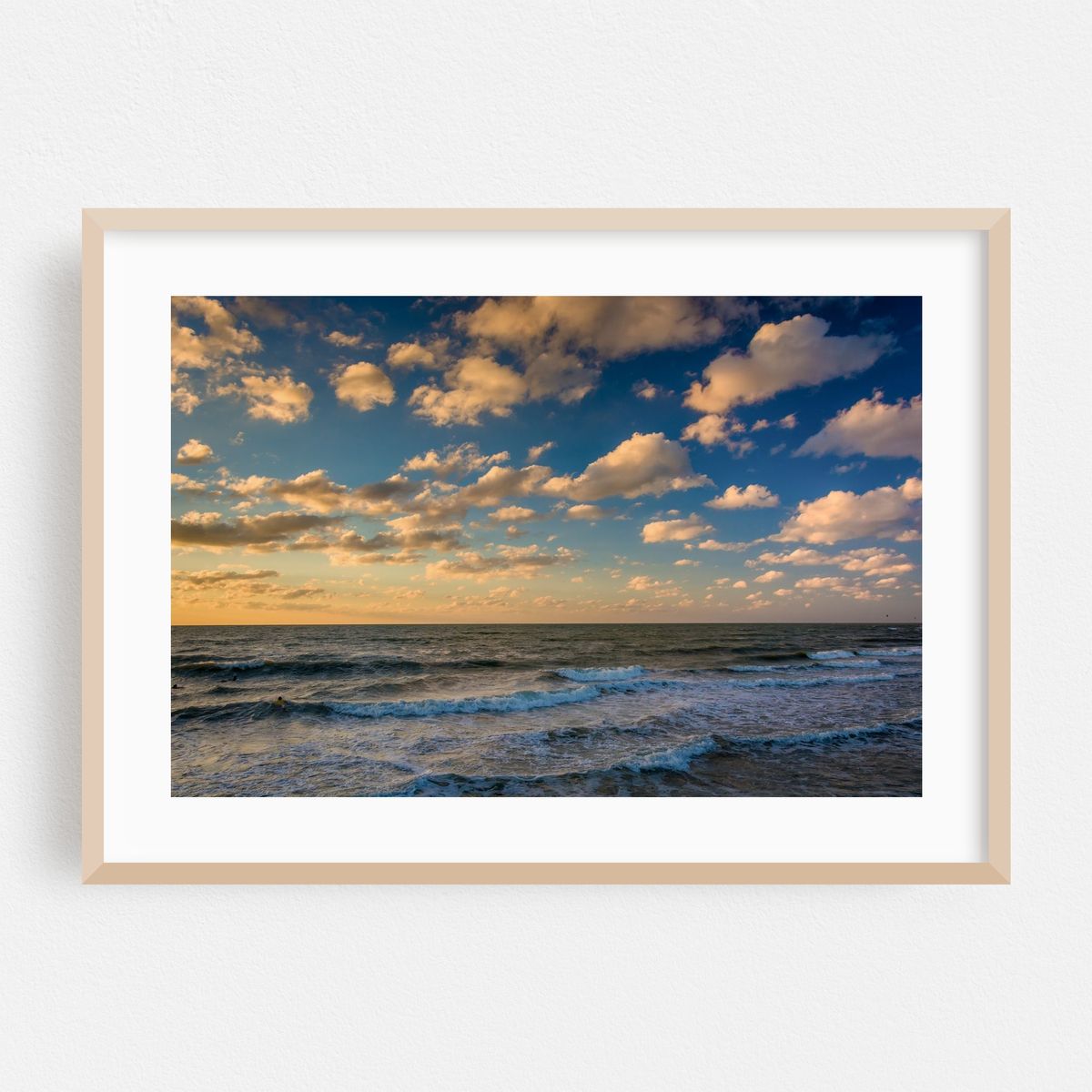 Waves in Naples – image 1 of 6