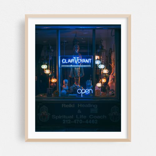 Clairvoyant Neon, LES 01