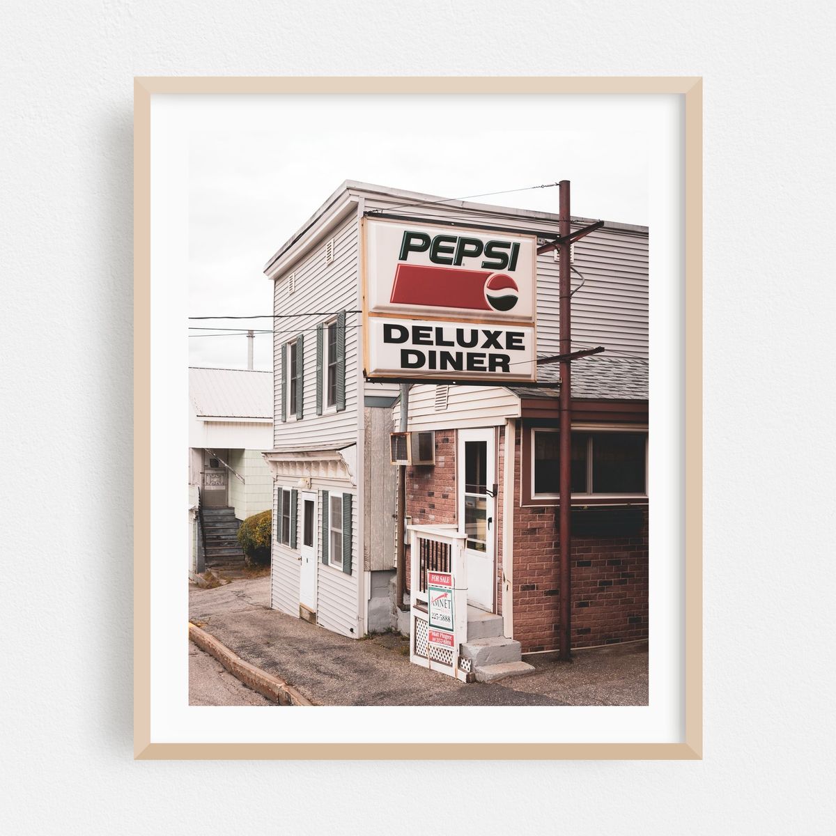 Deluxe Diner – image 1 of 12