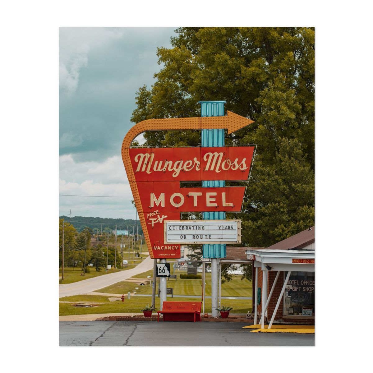 Munger Moss Motel 01 – image 1 of 2