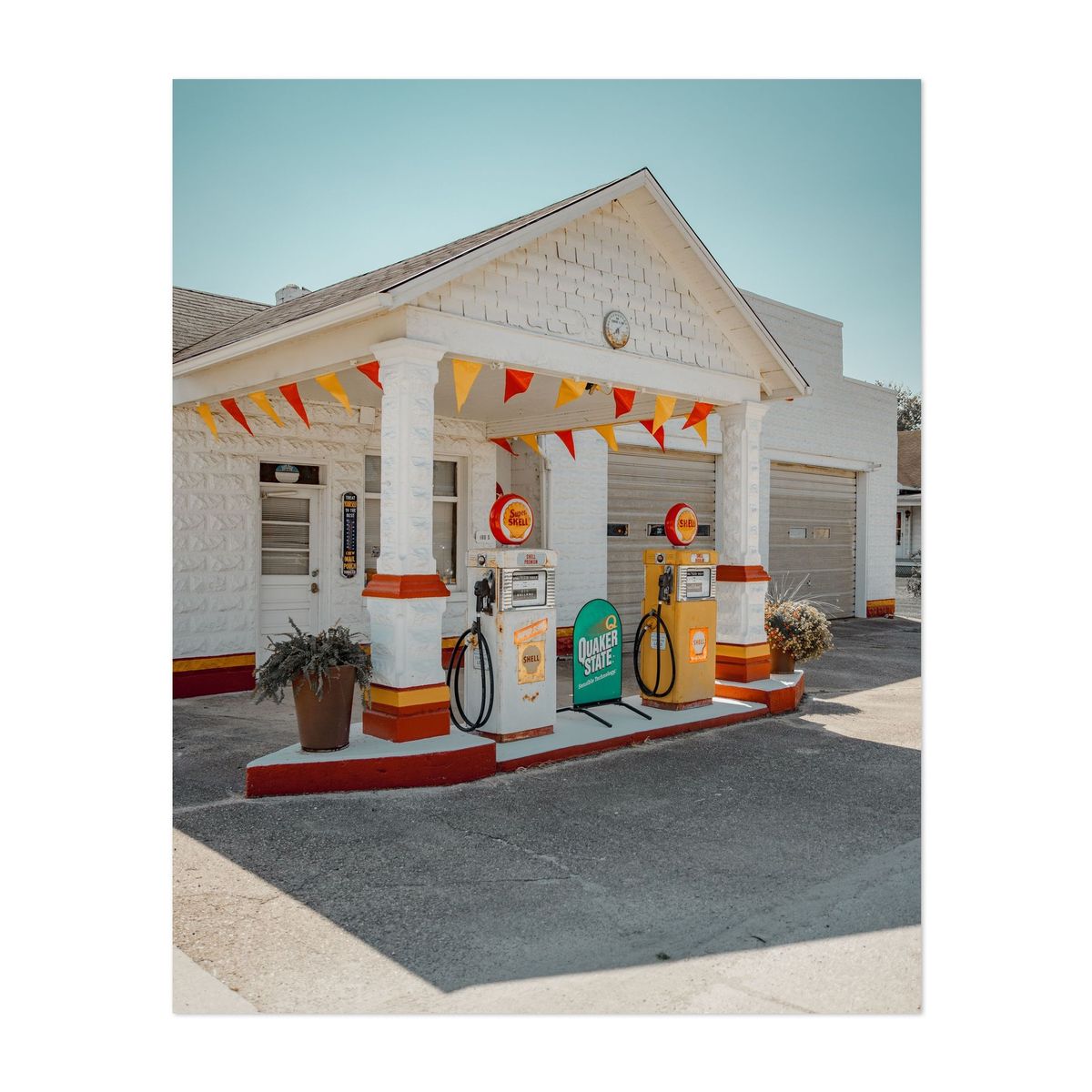 Sigel Shell Service Station 05 – image 1 of 2