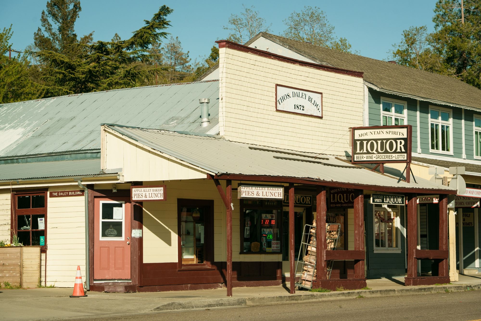 The Daley Building, Julian