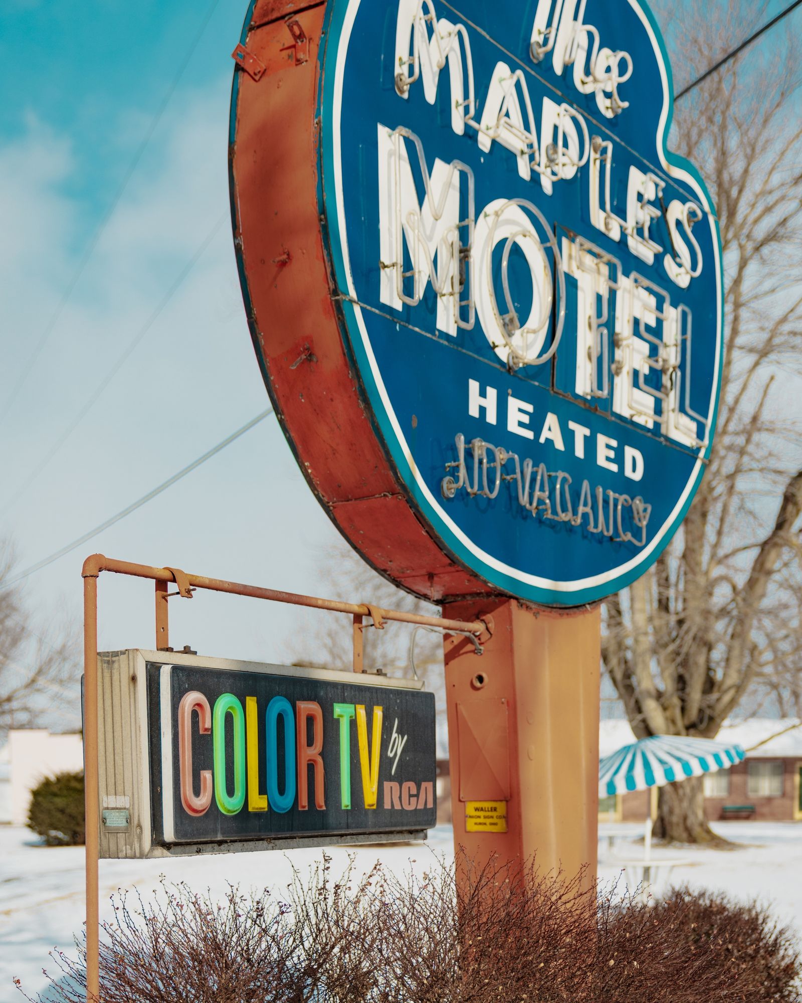 The Maples Motel Sign 02