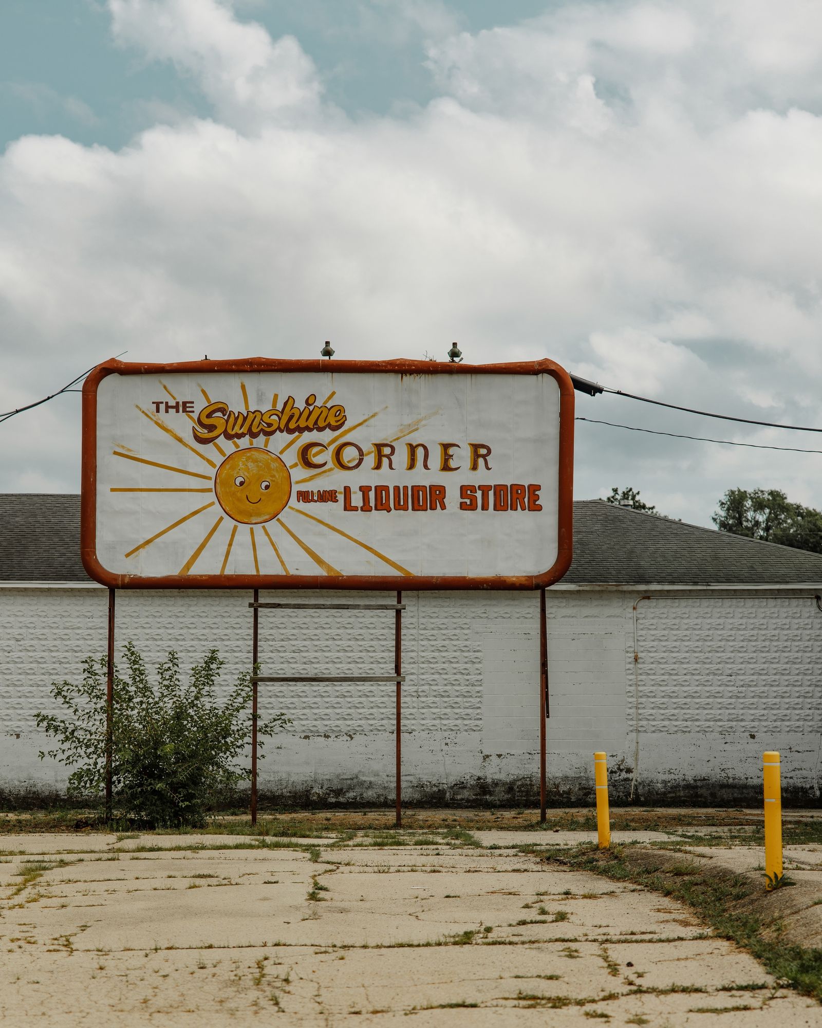 The Sunshine Corner Liquor Store 04