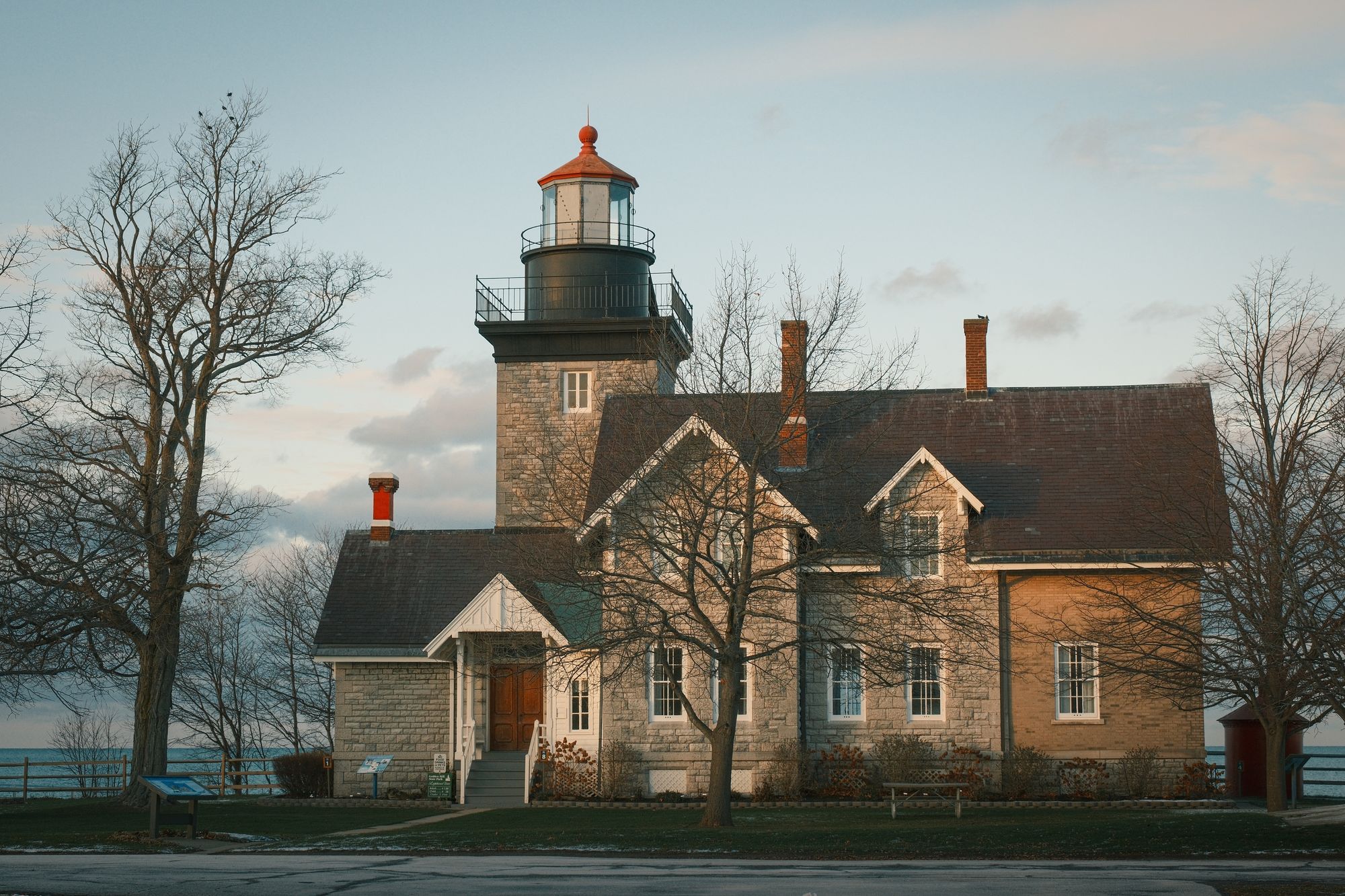 Thirty Mile Point Lighthouse 01