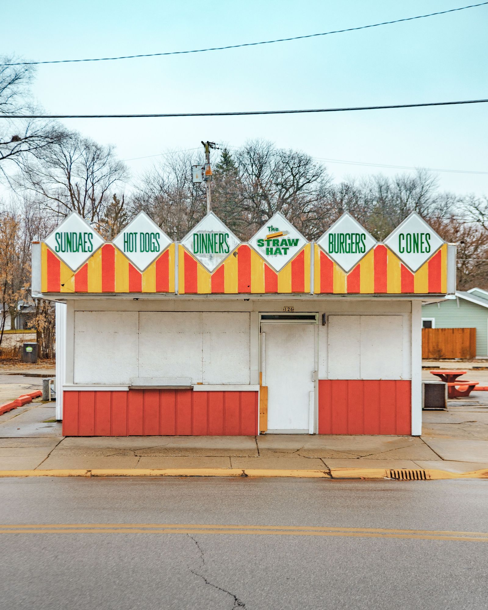 Tom's Straw Hat Storefront