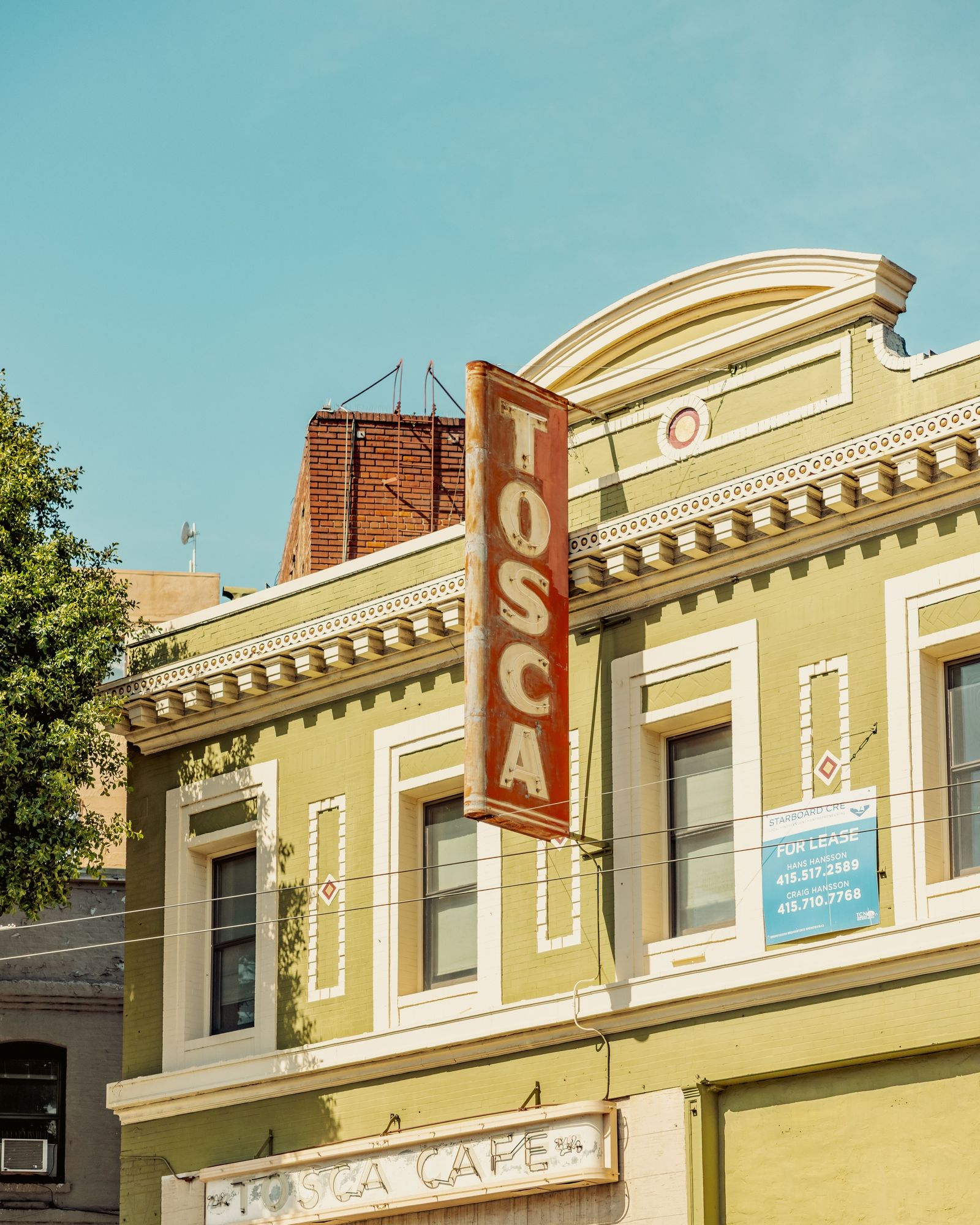 Tosca Sign