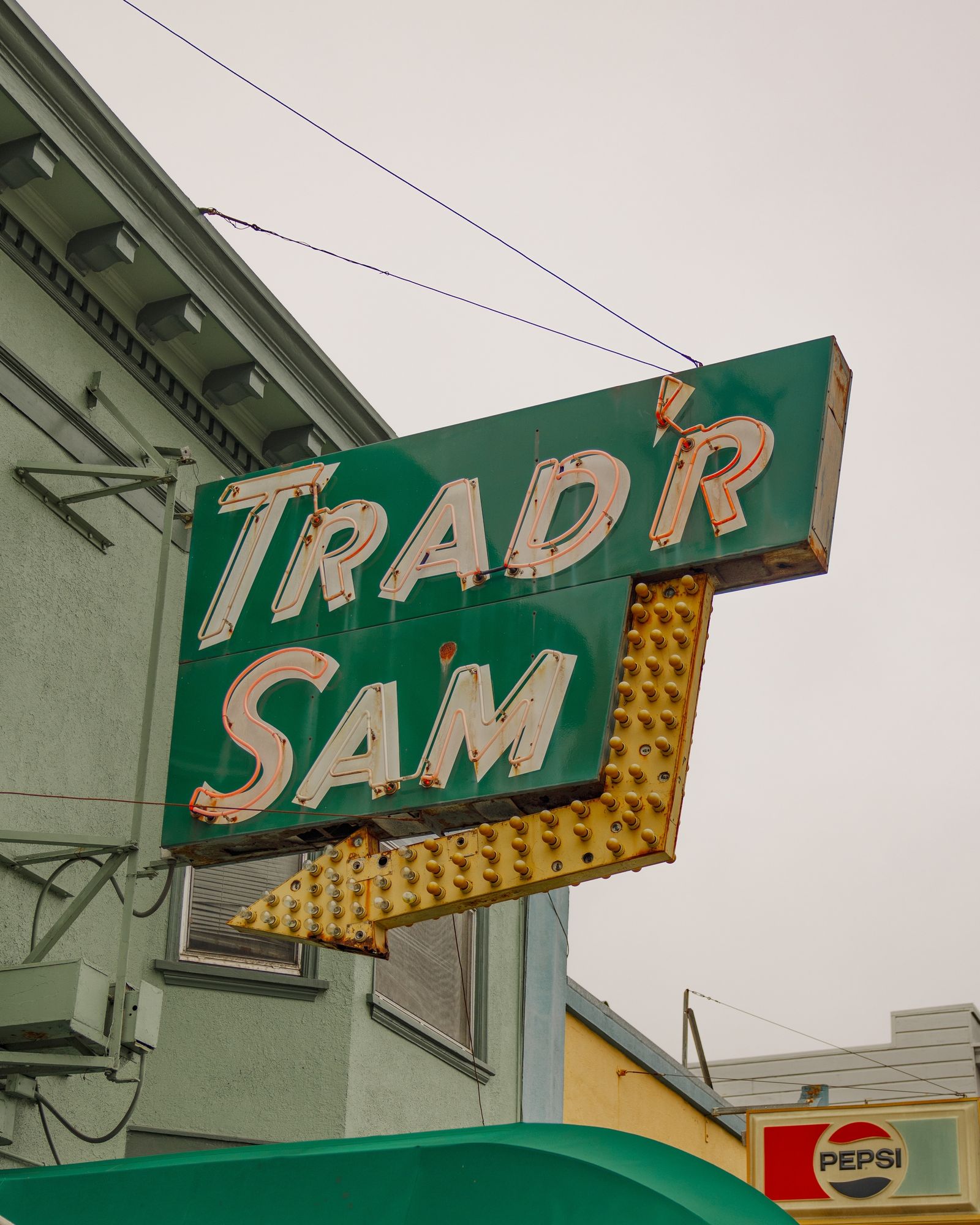 Trad'r Sam 02