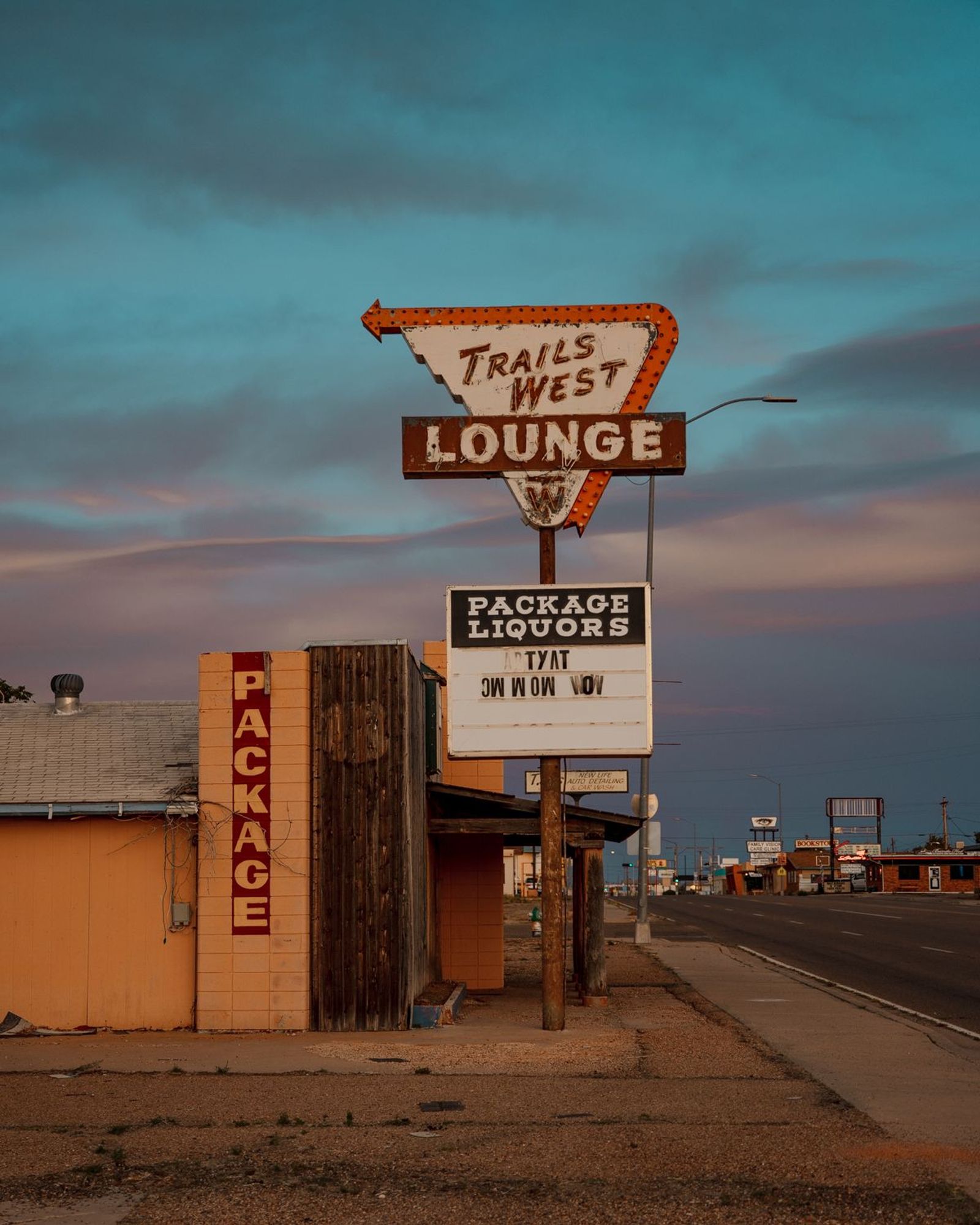 Trails West Lounge 01