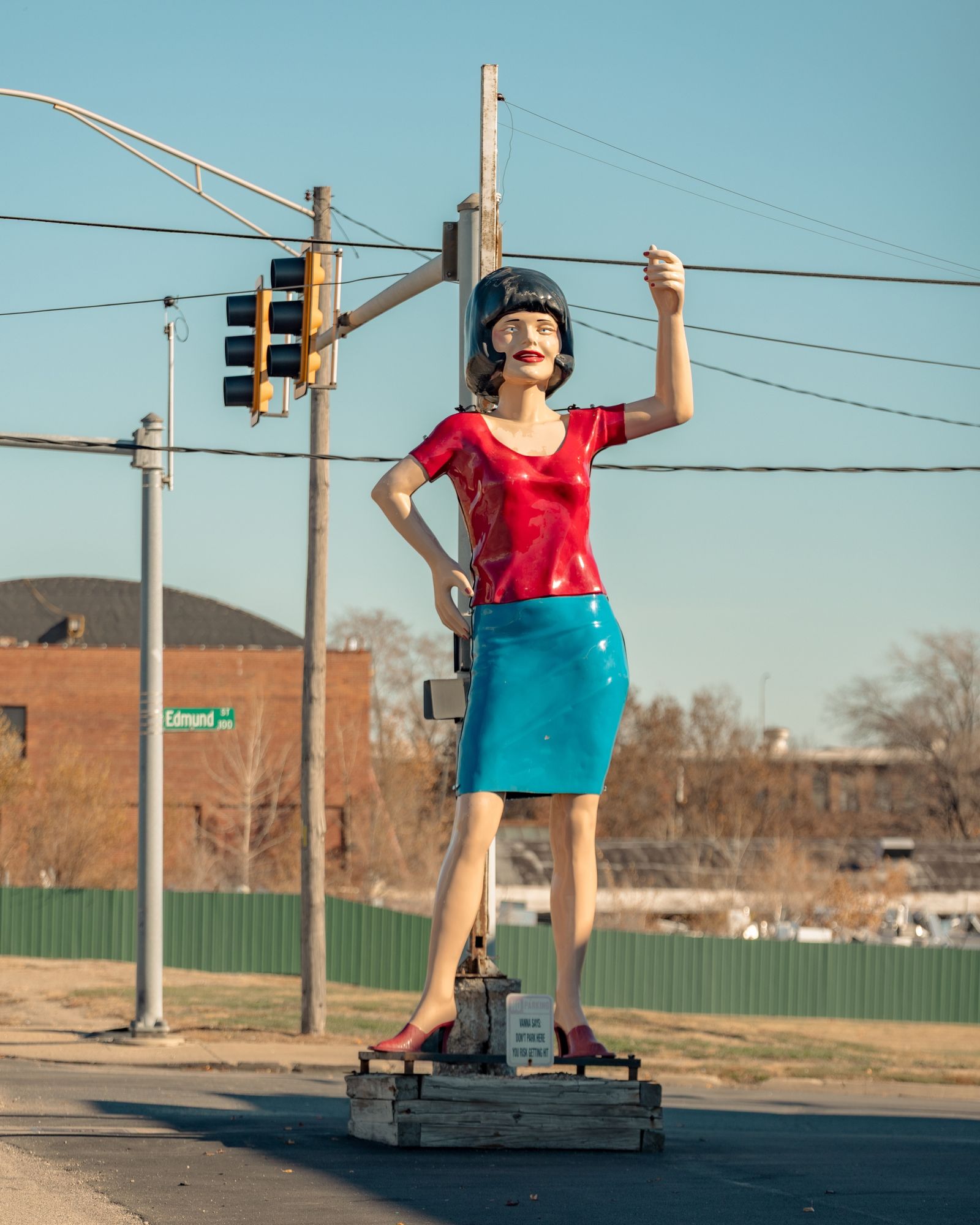 Vanna Whitewall 01