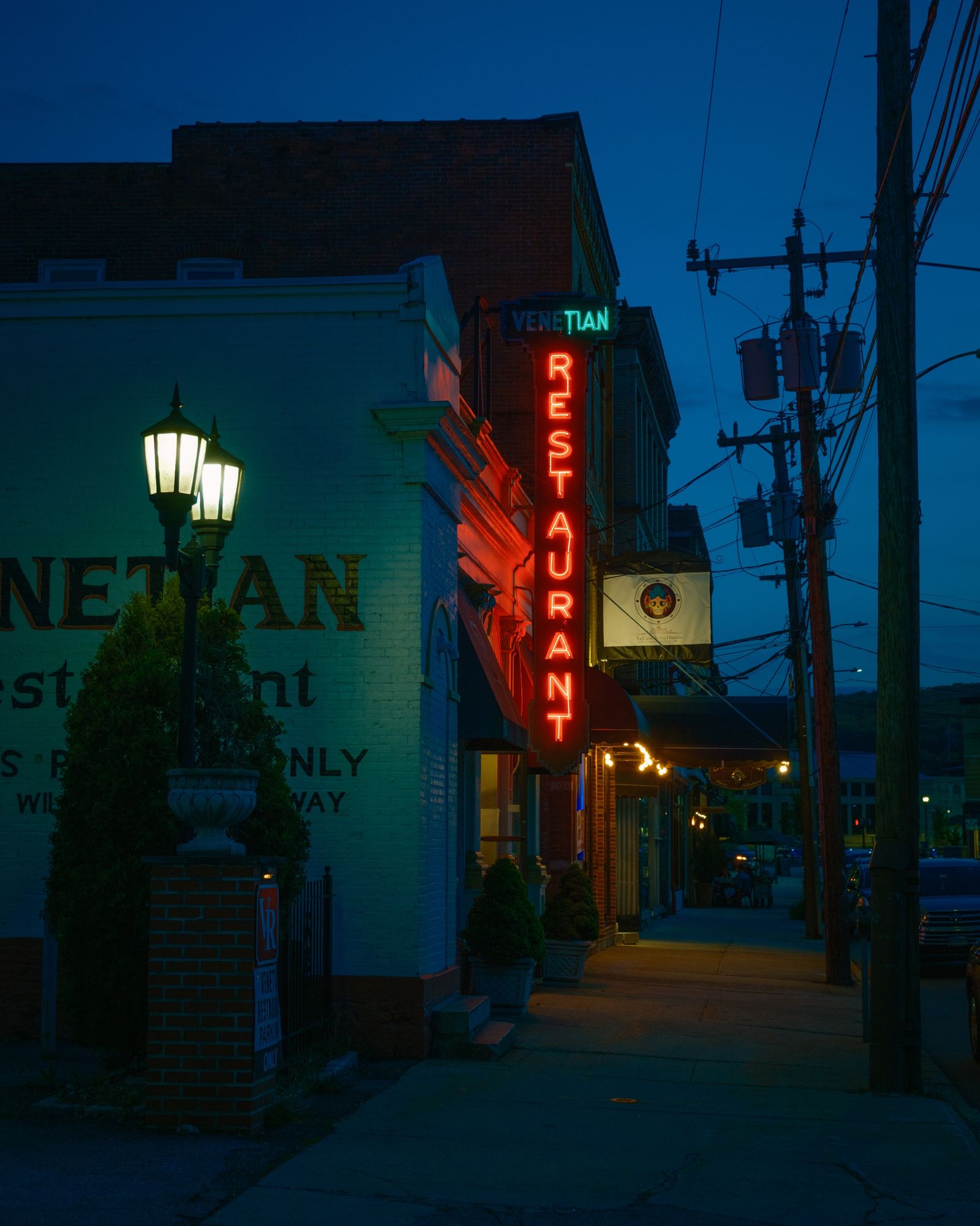 Venetian Restaurant Neon, Torrington