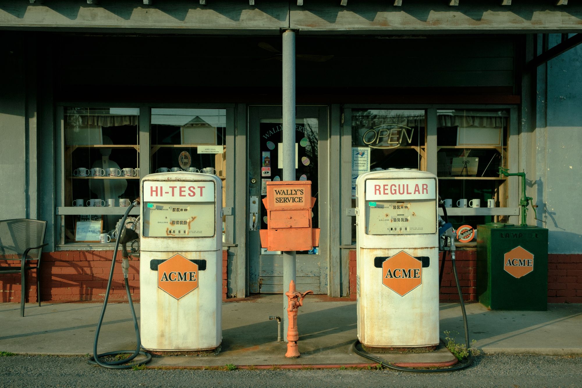 Wally's Service Station, Mount Airy 02