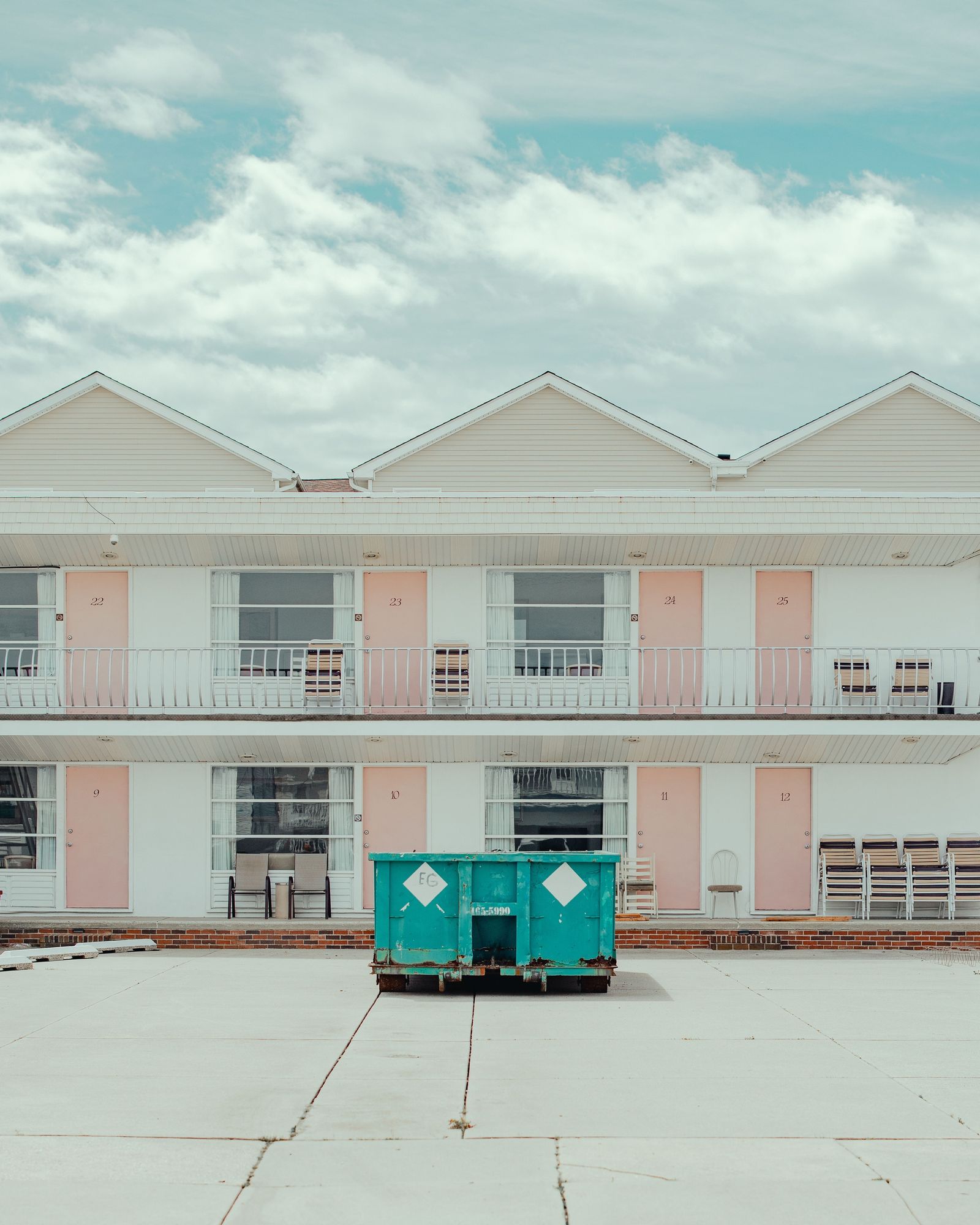 Wildwood Motel Facade 03