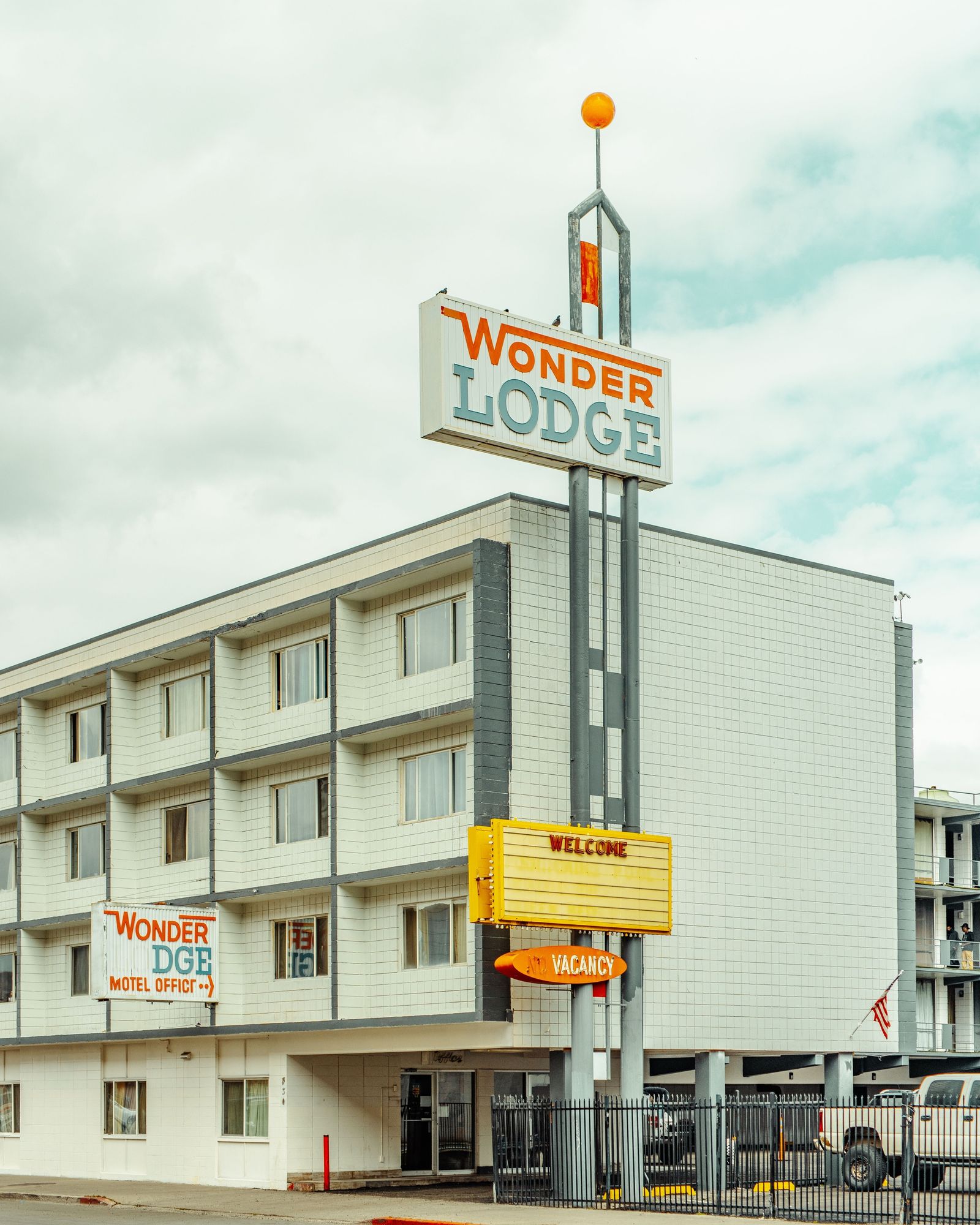 Wonder Lodge