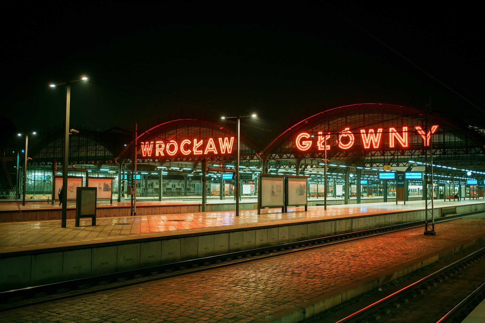 Wrocław Główny Neon