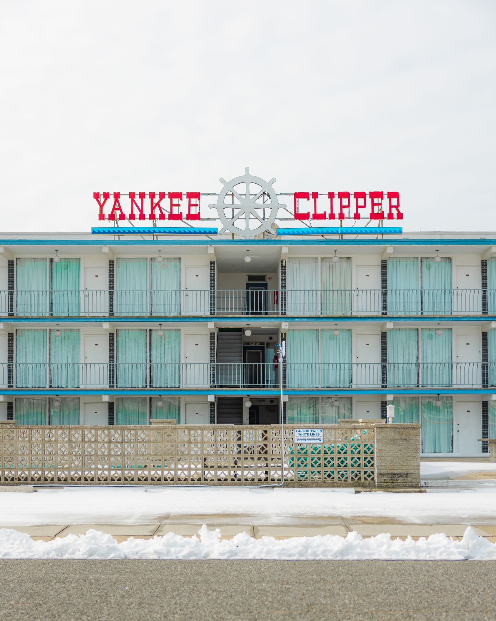 Yankee Clipper Motel in Winter