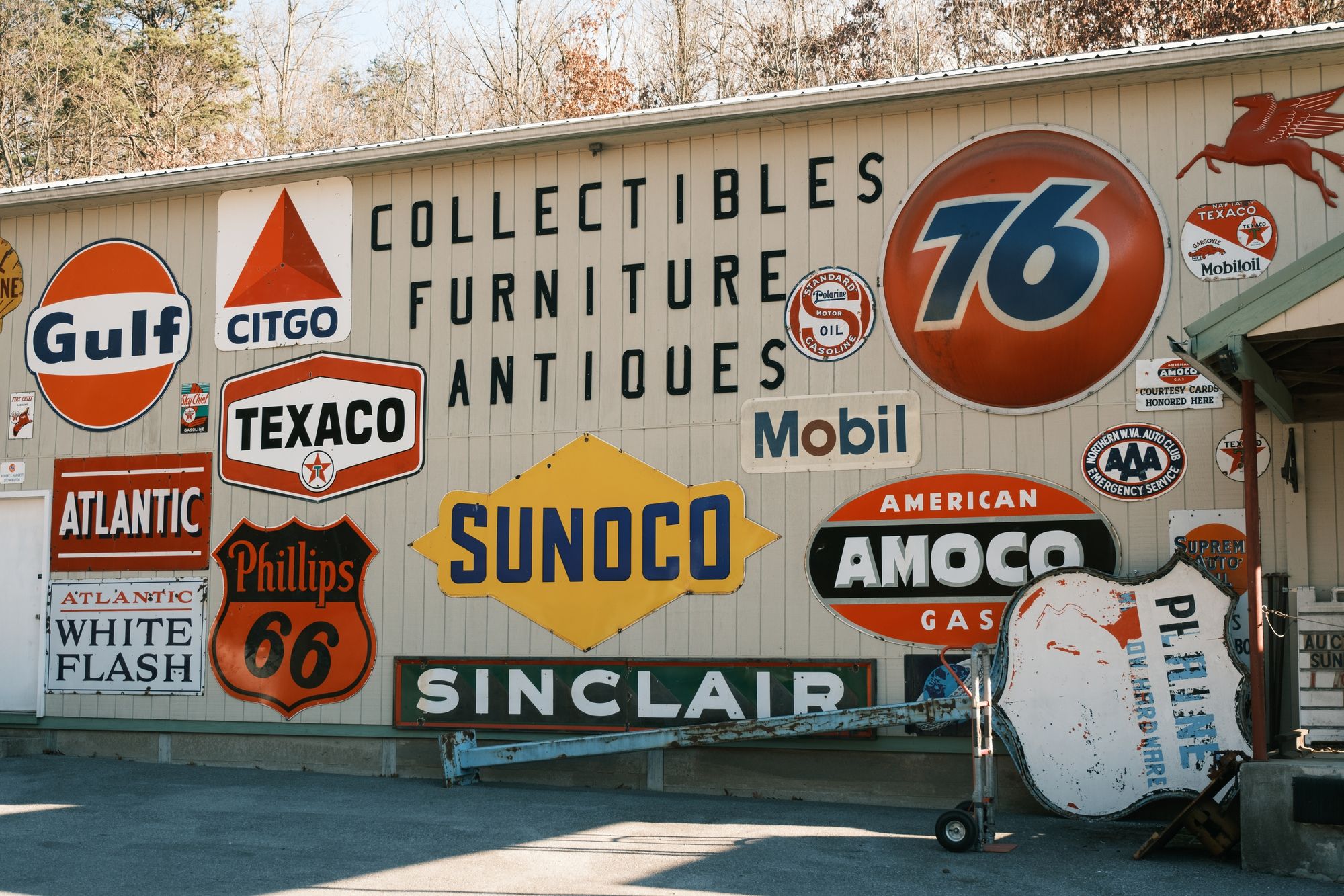 Youngblood's Antiques, Berkeley Springs 01