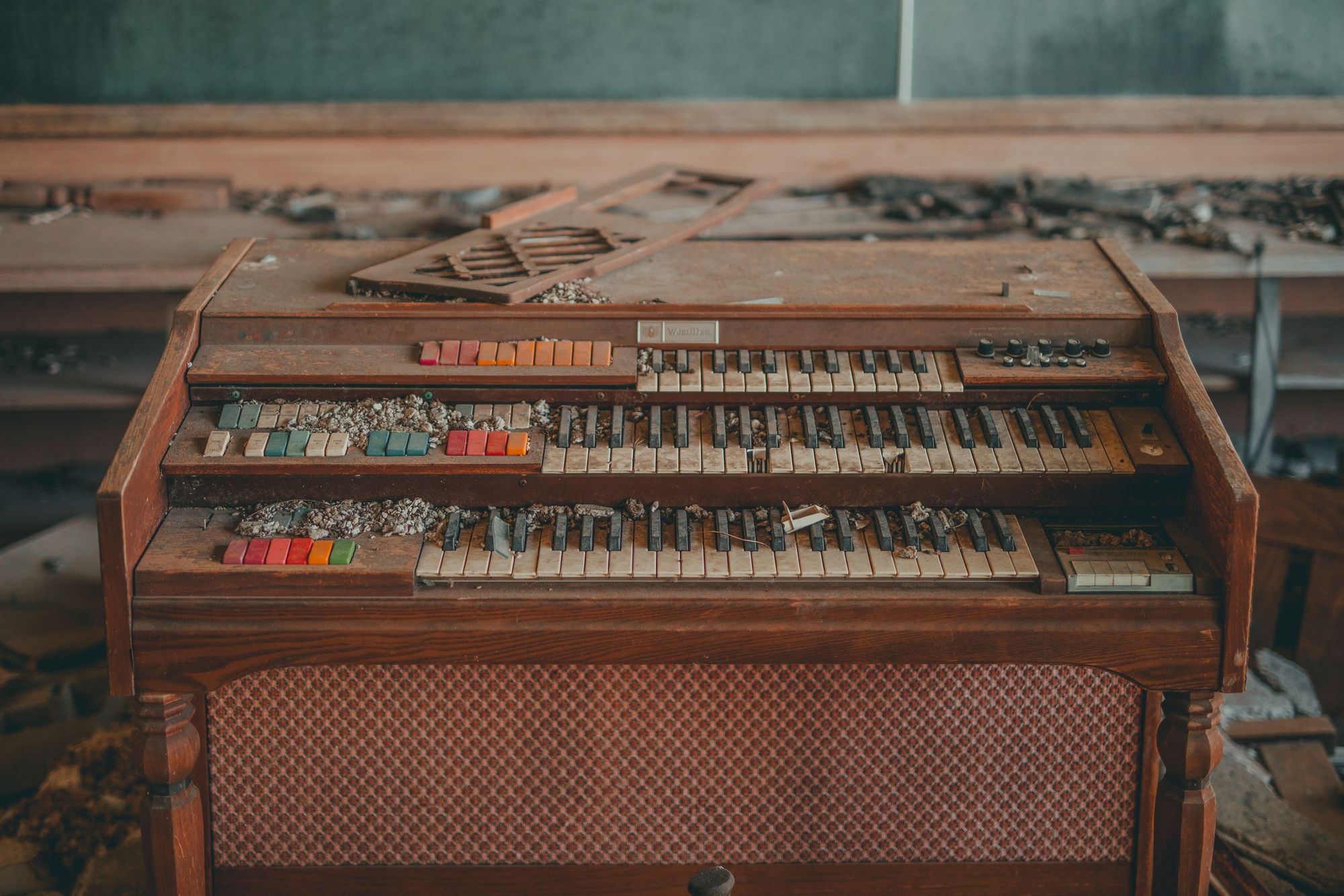 Abandoned School Organ 01