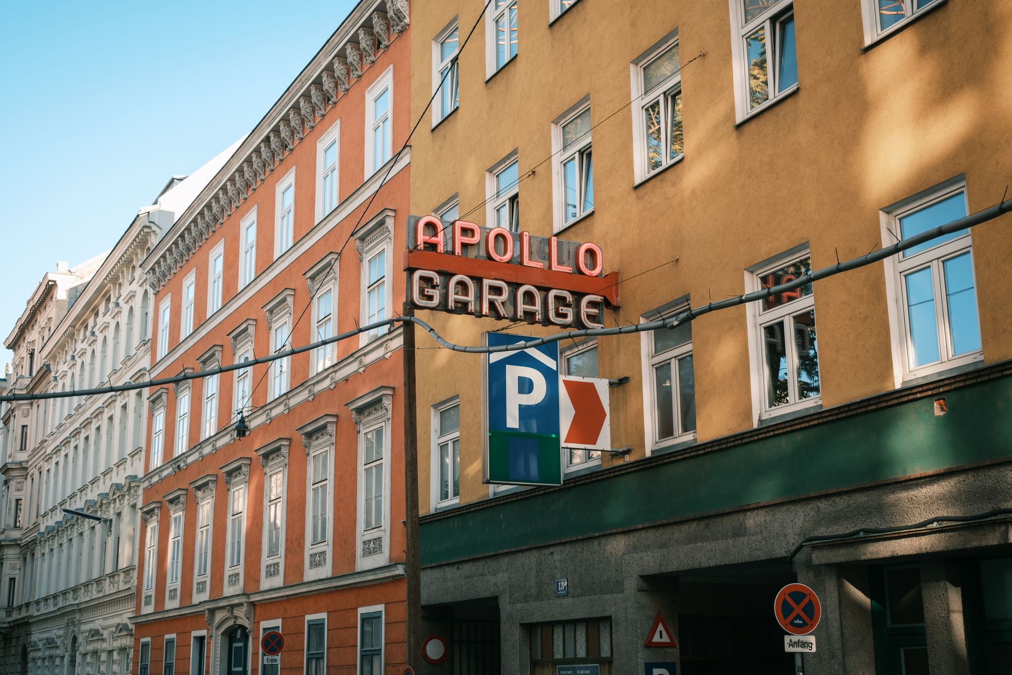 Apollo Garage, Vienna 01