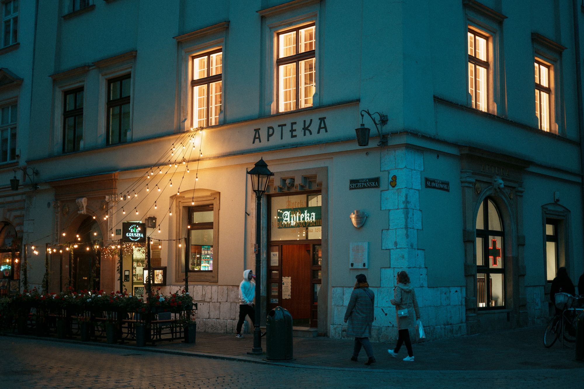 Apteka, Kraków Old Town 01