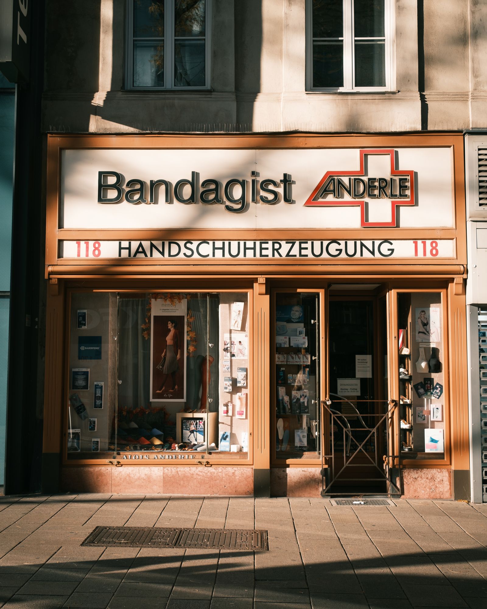 Bandagist Alois Anderle, Vienna