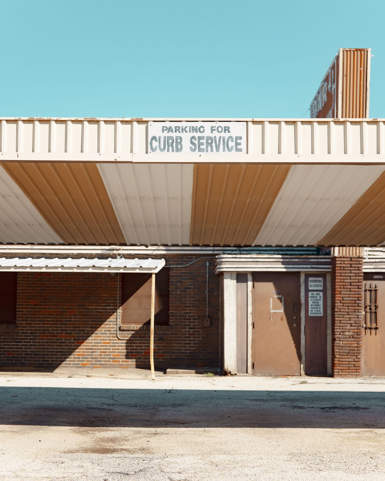 Bar-L Drive Inn 04