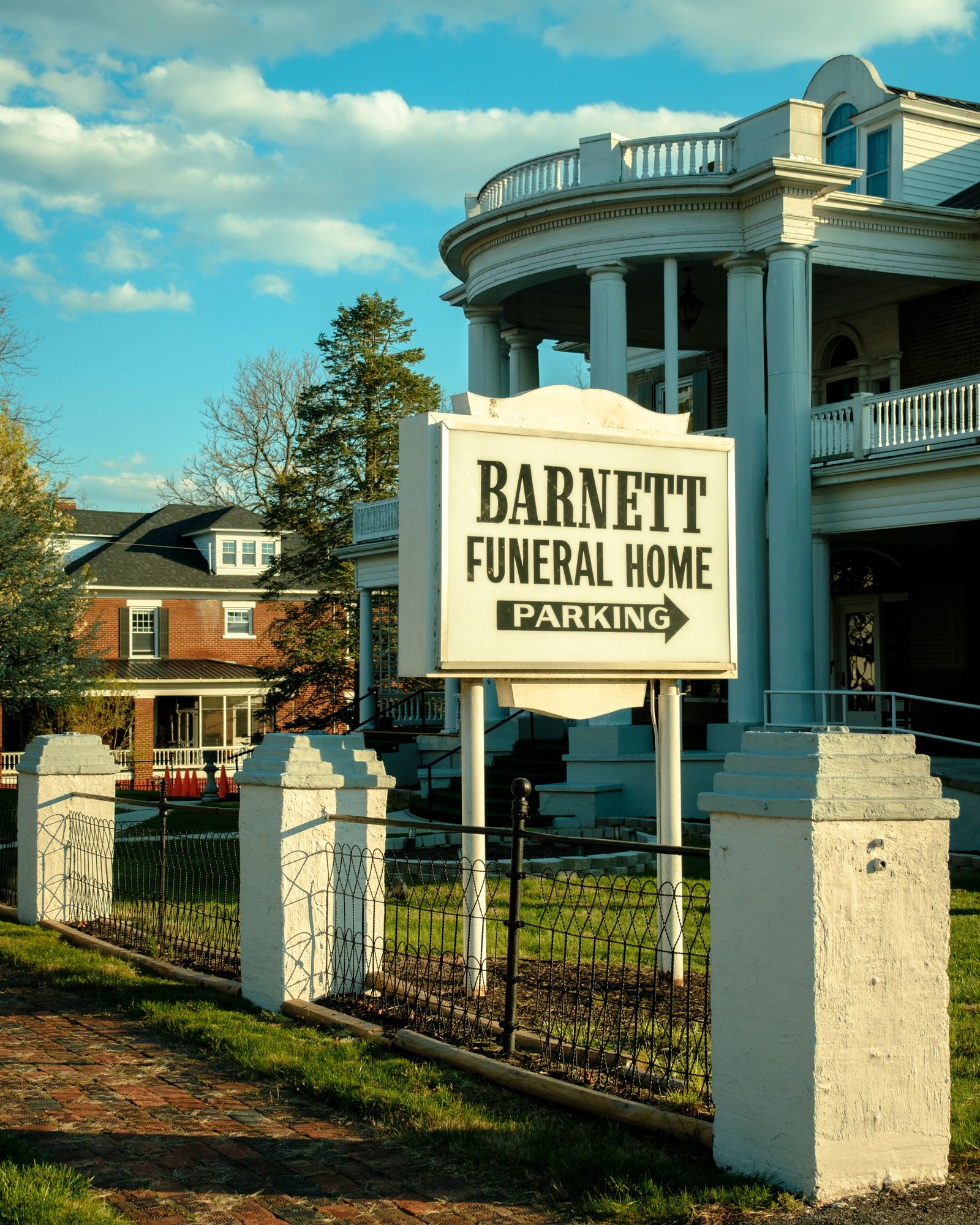 Barnett Funeral Home, Wytheville