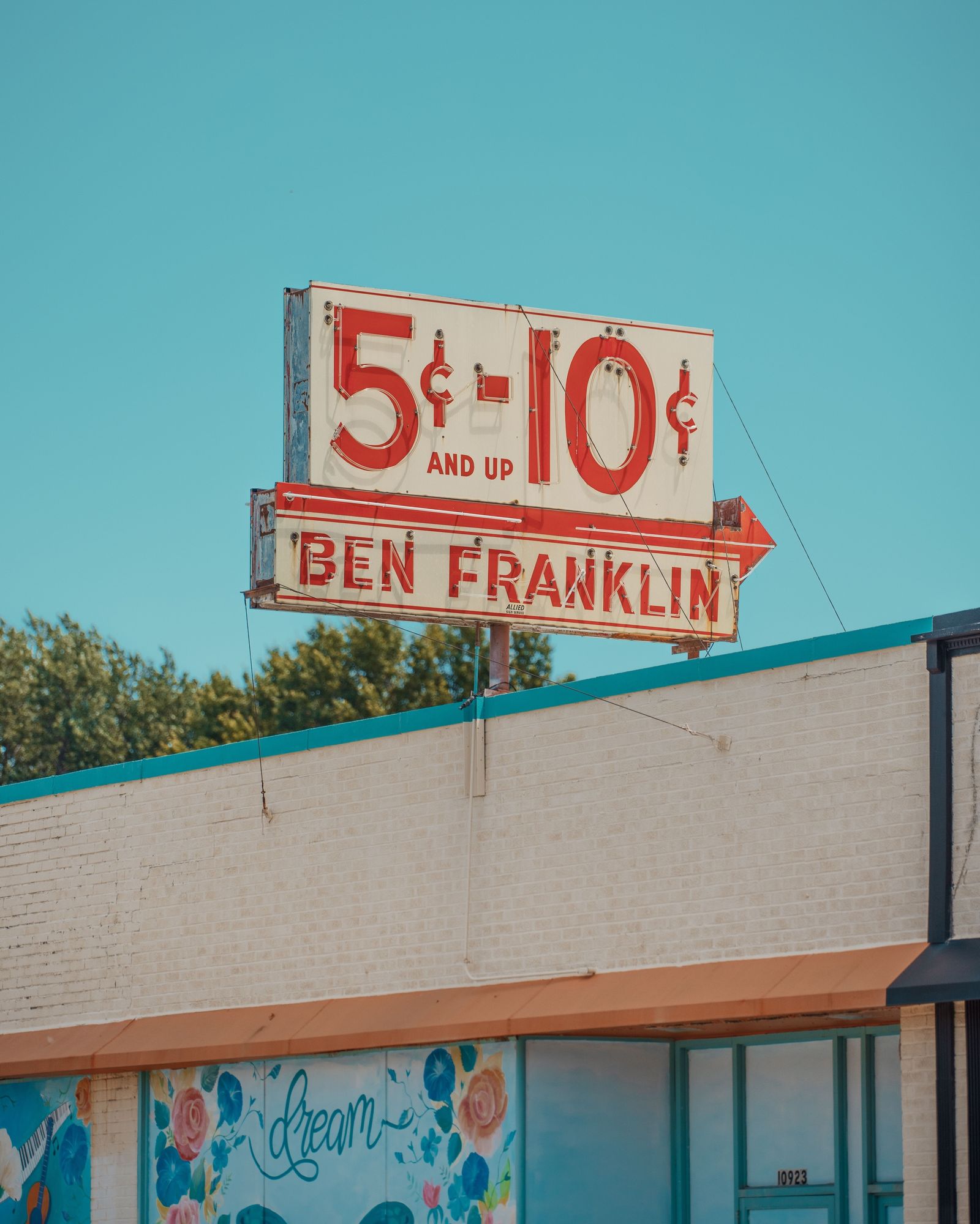 Ben Franklin Sign in Independence