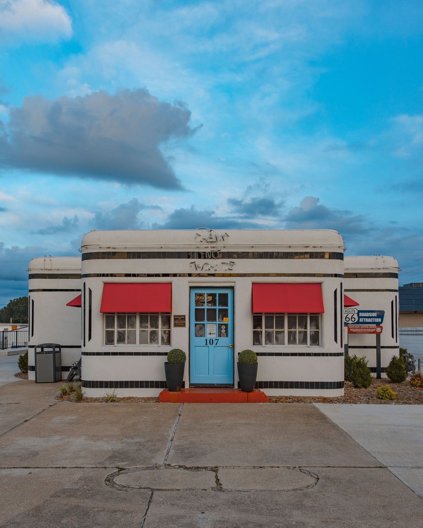 Boots Court Motel 01