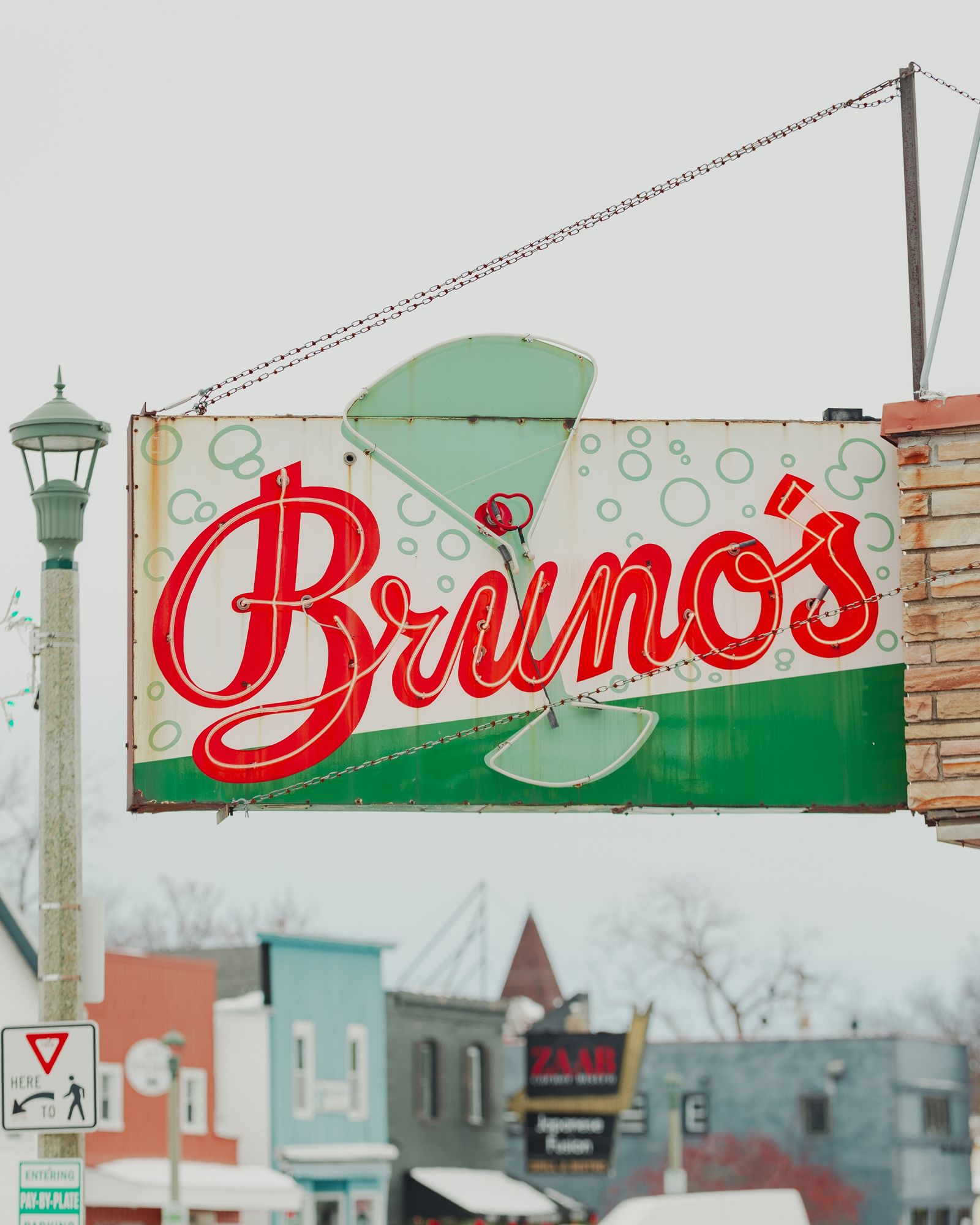 Bruno's Liquors 02