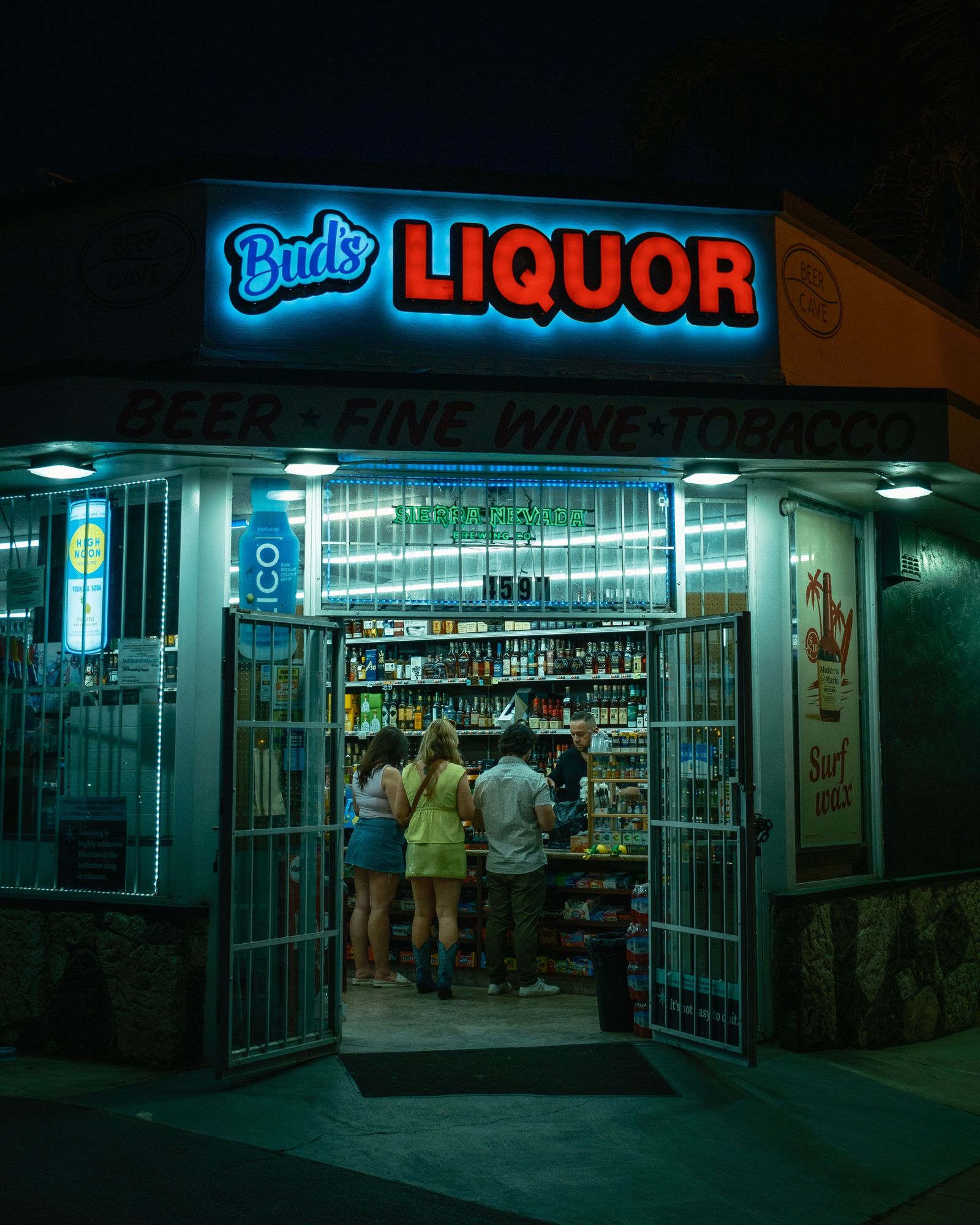 Bud's Liquor at Night, San Diego