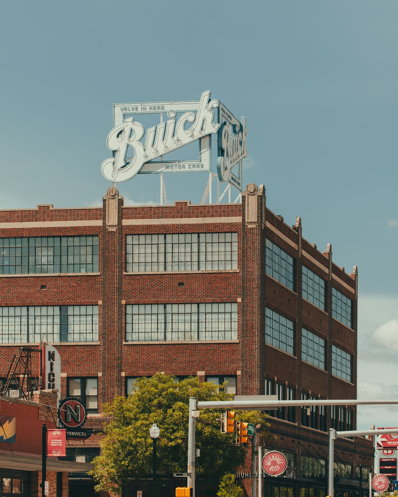 Buick Rooftop Sign 01