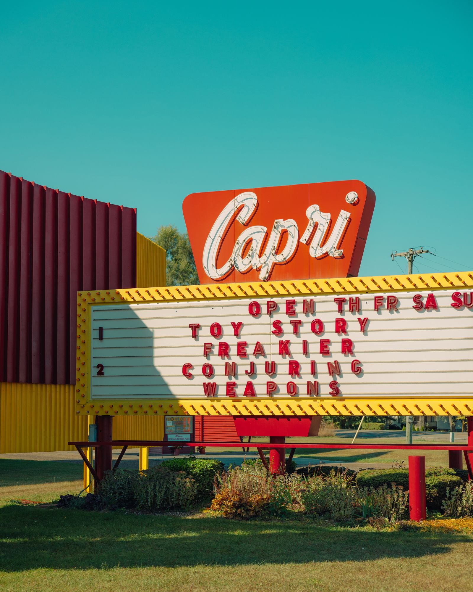 Capri Drive-In Theatre 02