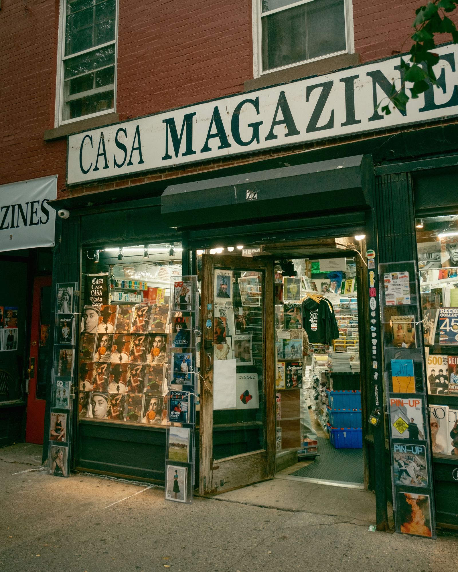 Casa Magazines, West Village 01