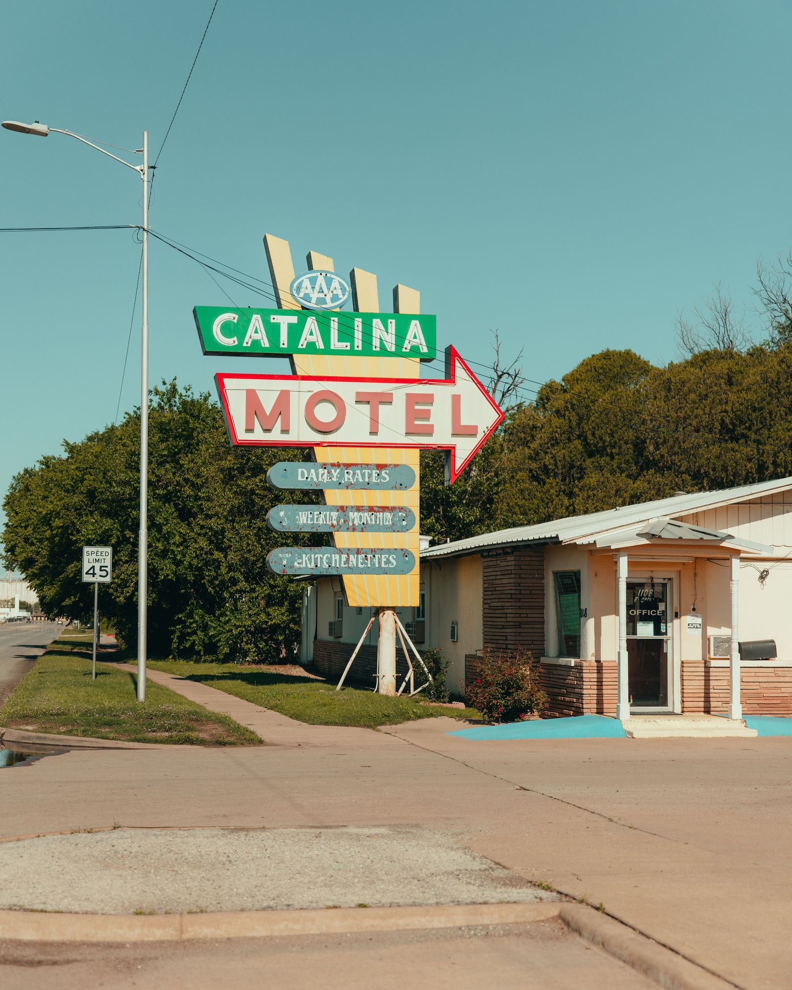 Catalina Motel 01