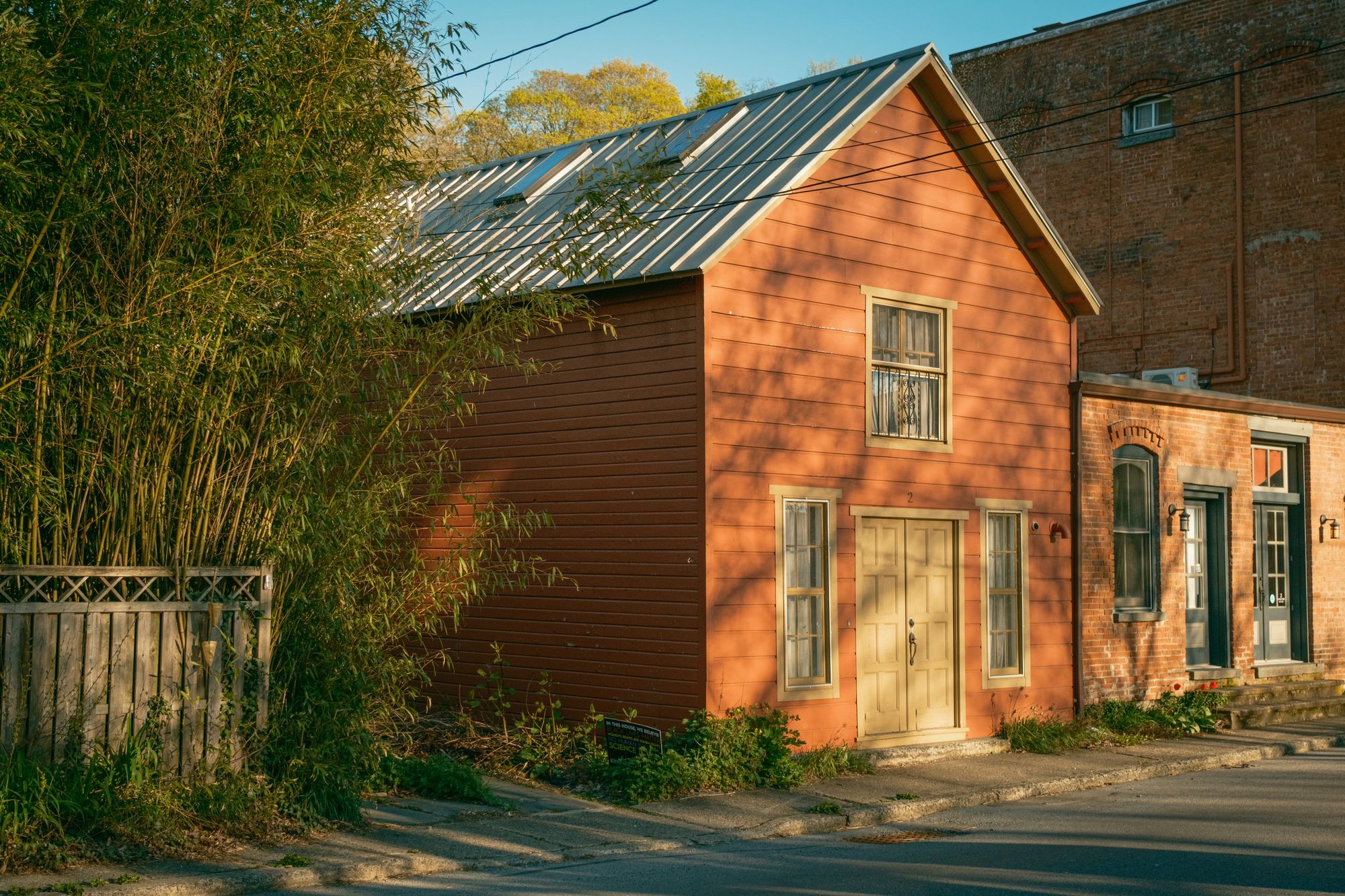 Charles Street, Rhinecliff 01