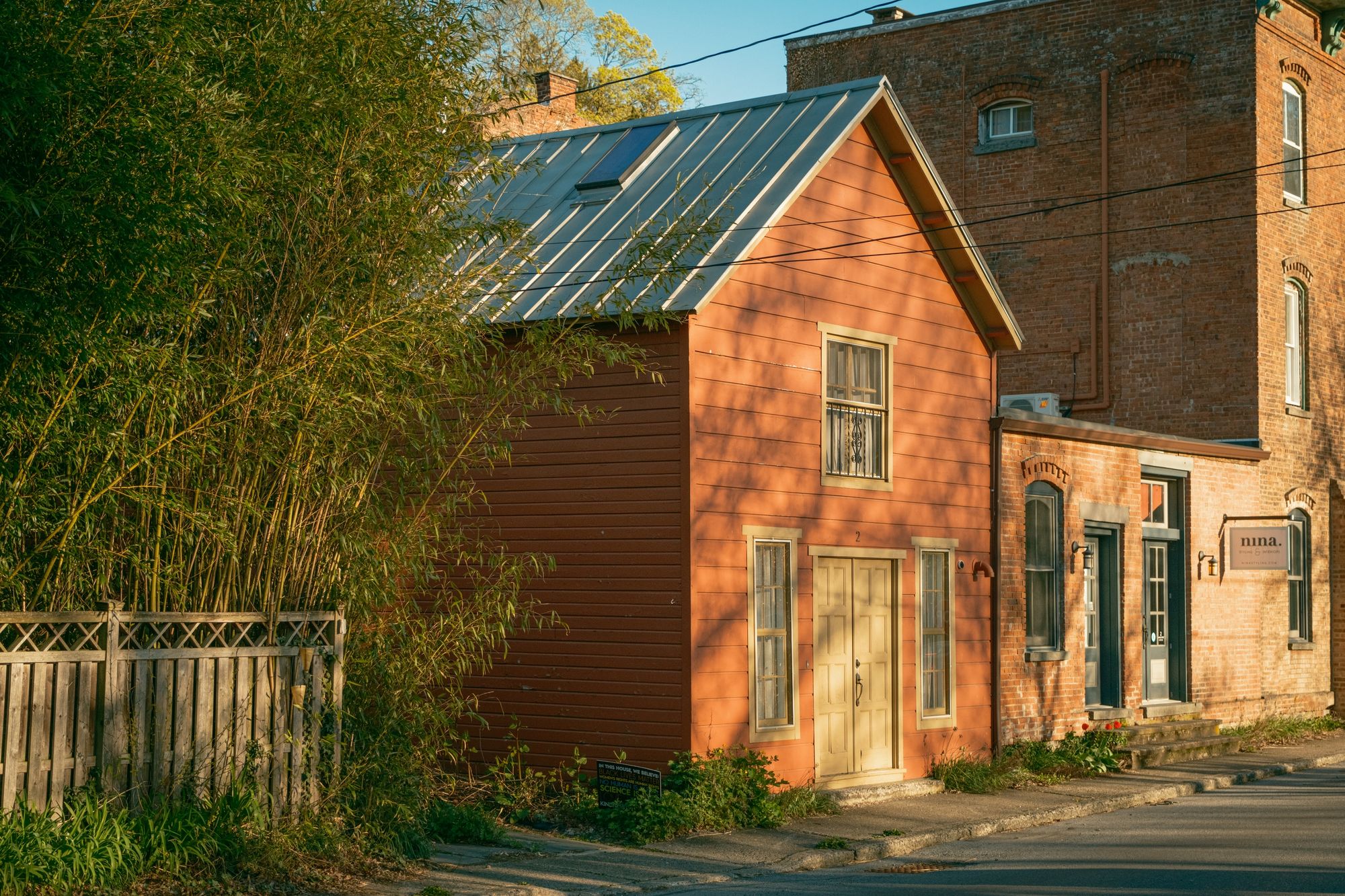 Charles Street, Rhinecliff 02